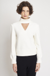 blusa bouclê decote v com gola alta