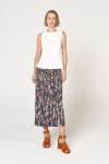 blusa bouclê cava em V