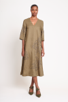 vestido linho bordado arabescos
