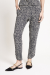 calça jersey estampa nuvens
