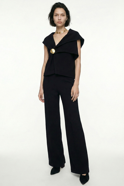 Blusa Bouclê Broche Lateral