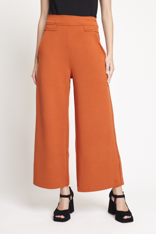 calça bouclê ampla