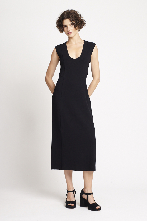 vestido bouclê decote profundo