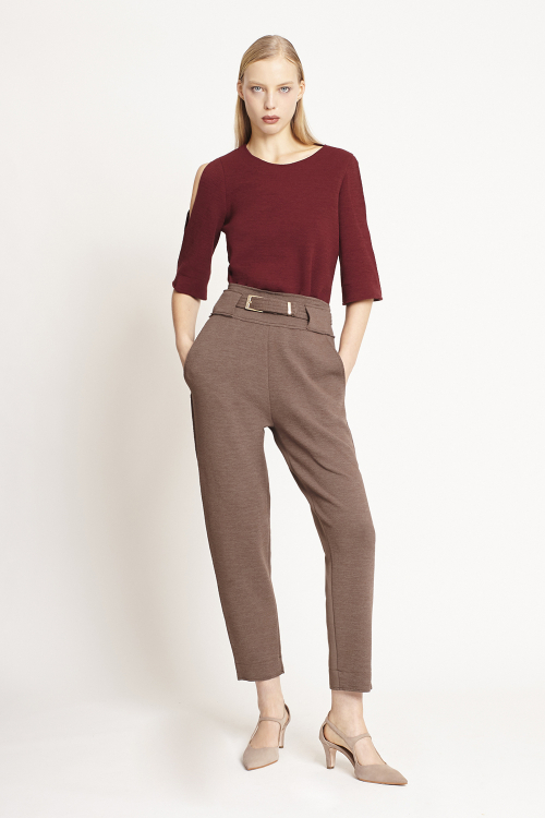calça bouclê básica com cinto
