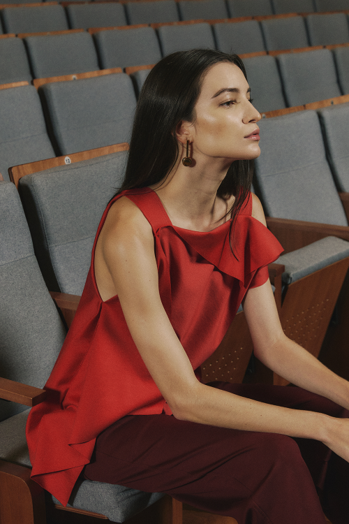 blusa malha dupla leve irregular