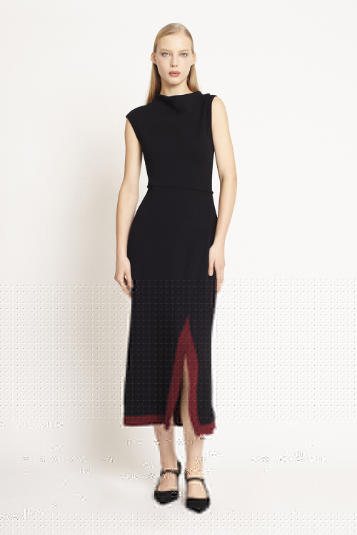 vestido bouclê decote deslocado