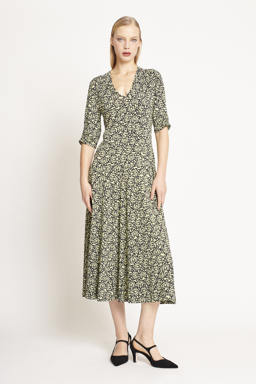 vestido jersey estampa renda nesgas
