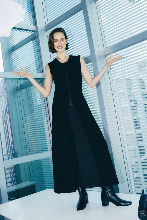 vestido malha dupla bouclê com detalhe