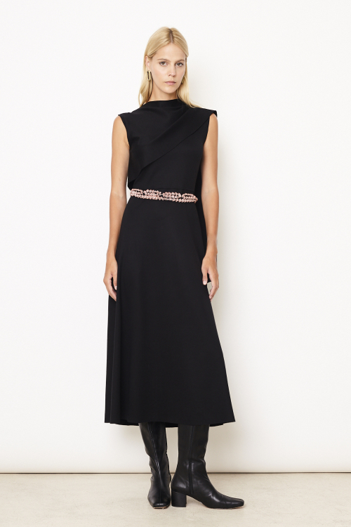 vestido malha dupla leve detalhe ombros