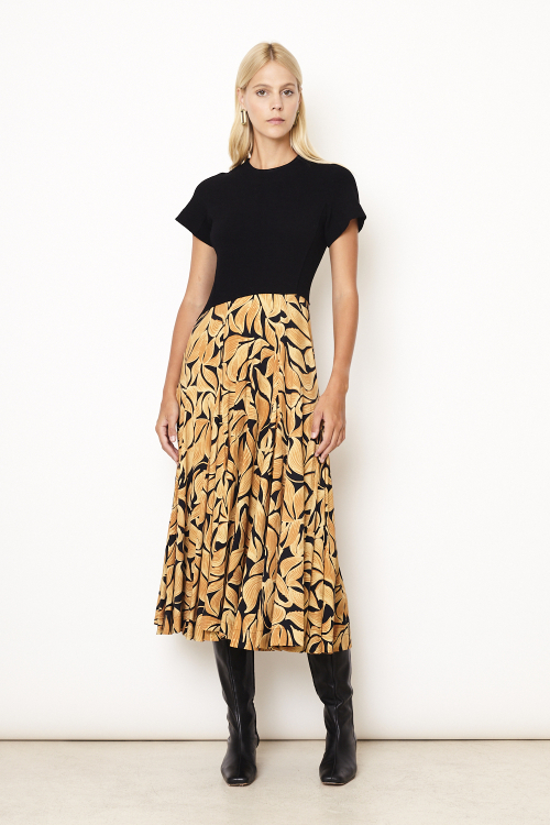 vestido jersey com bouclê cintura deslocada