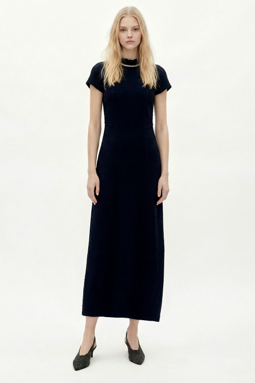 vestido malha dupla bouclê gola cristal