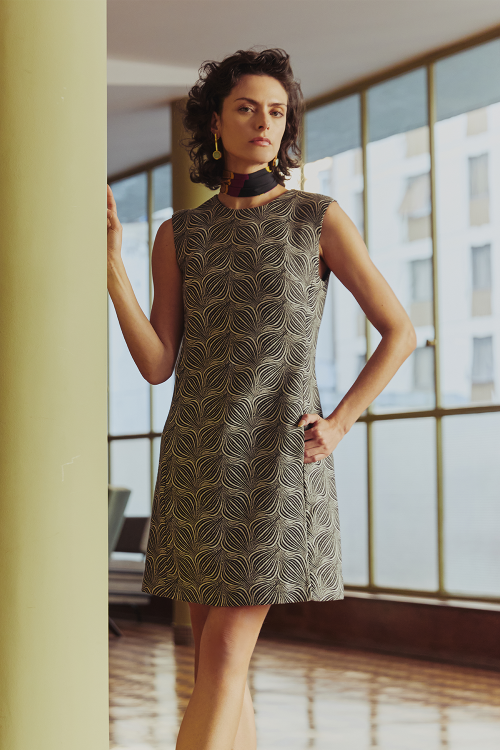 vestido jacquard panton curto