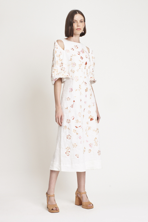 vestido linho bordado romântico