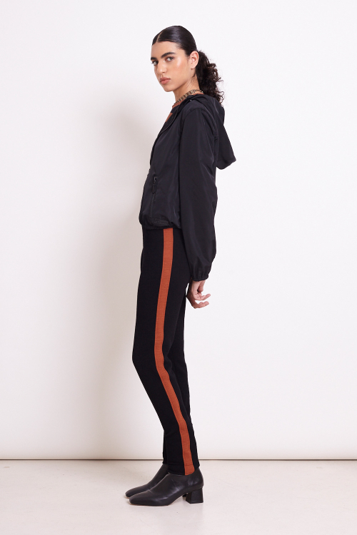 Calça Legging Bouclê Com Faixa Lateral