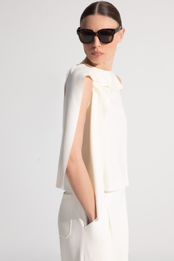 Blusa Malha Duplo Leve Detalhe Decote