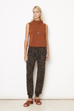 calça jersey estampa penas